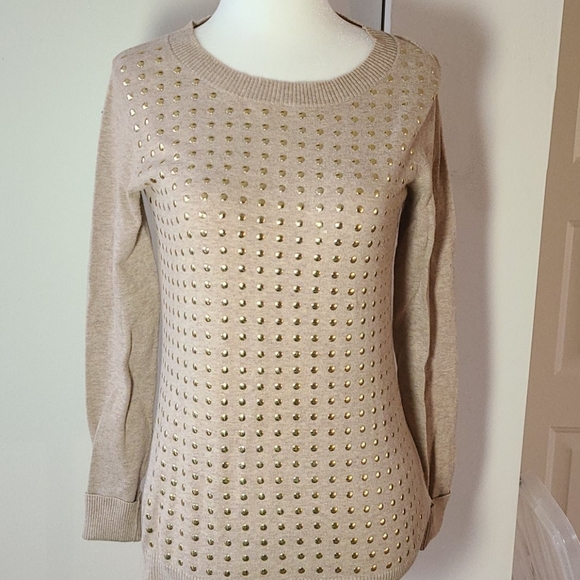 Express Sweater - Picture 2 of 4